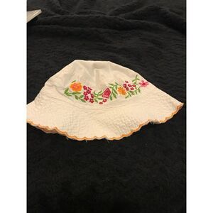 Old Navy sun hat White With Flowers 2-3t